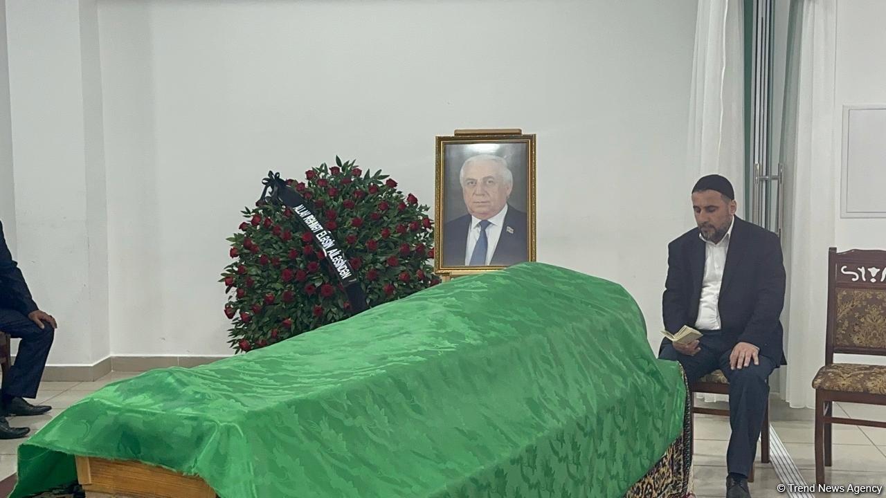 В Баку прошла церемония прощания с Хады Раджабли