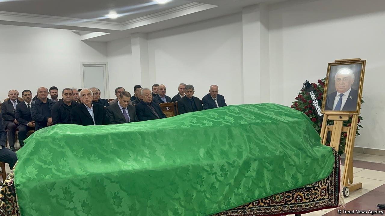 В Баку прошла церемония прощания с Хады Раджабли