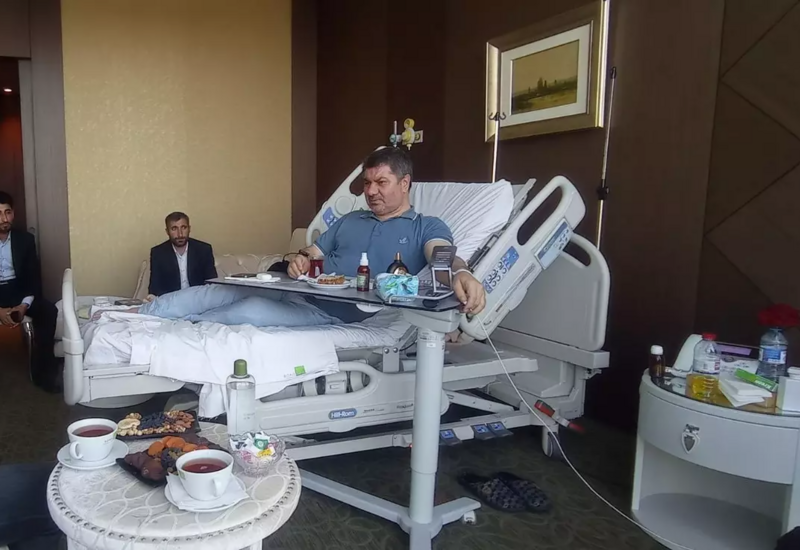 Türkiyəli məşhur iş adamı Azərbaycanda qəzaya düşdü