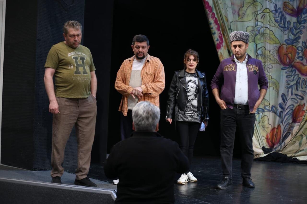 В ТЮЗе проходят репетиции спектакля "Qaraca qız"