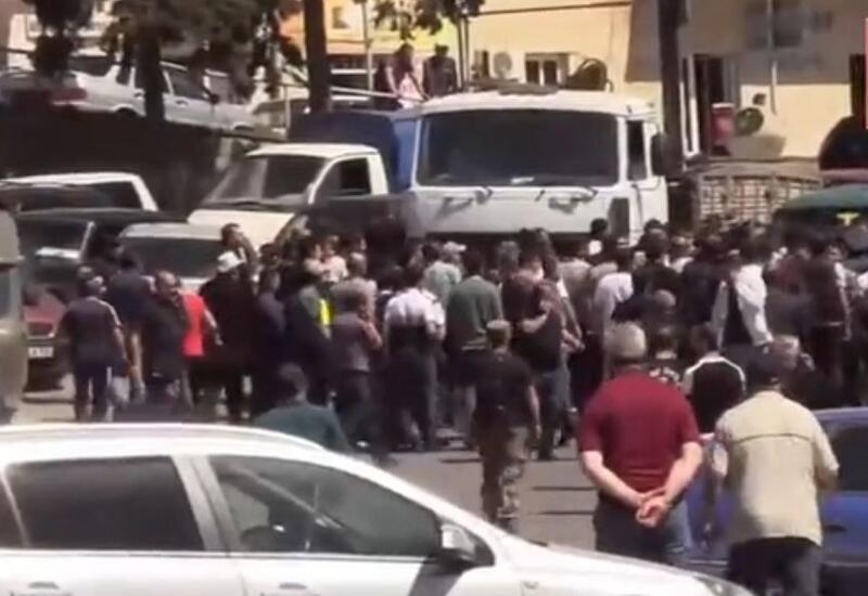 Беспорядки в Армении усиливаются