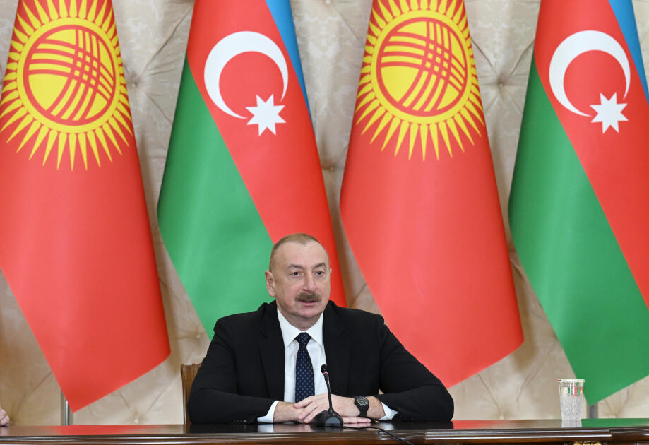 Prezident İlham Əliyev və Prezident Sadır Japarov mətbuata bəyanatlarla çıxış ediblər