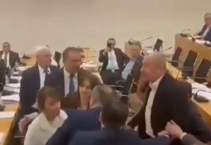 Потасовка в парламенте Грузии