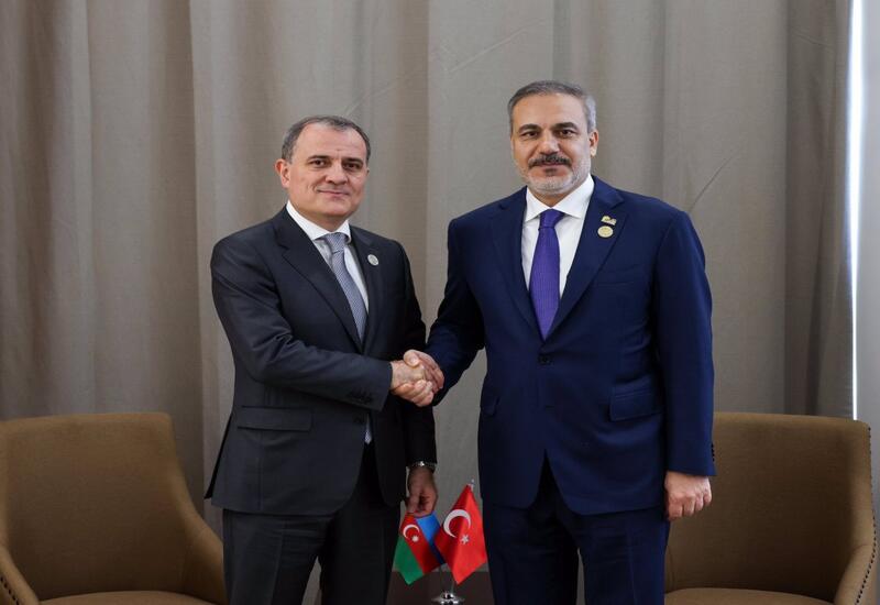 Ceyhun Bayramov Hakan Fidanla görüşdü