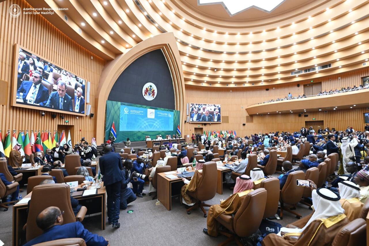 Ceyhun Bayramov İƏT-in 15-ci İslam Sammitində çıxış edib