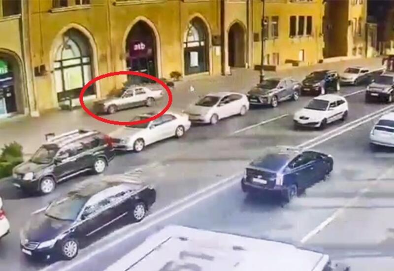 Səkidə maşın sürdü, həbs edildi