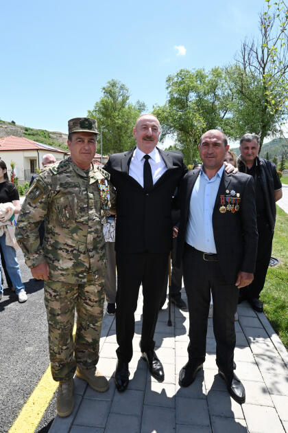 Президент Ильхам Алиев встретился с жителями, переселившимися в село Сус Лачинского района