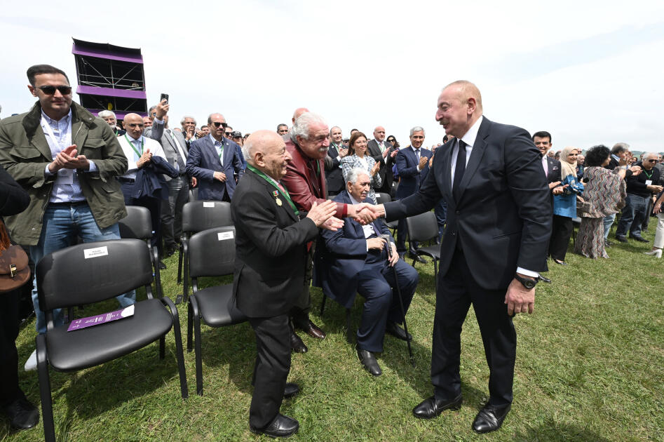 Президент Ильхам Алиев и Первая леди Мехрибан Алиева приняли участие в открытии VII Международного музыкального фестиваля "Харыбюльбюль" в Шуше