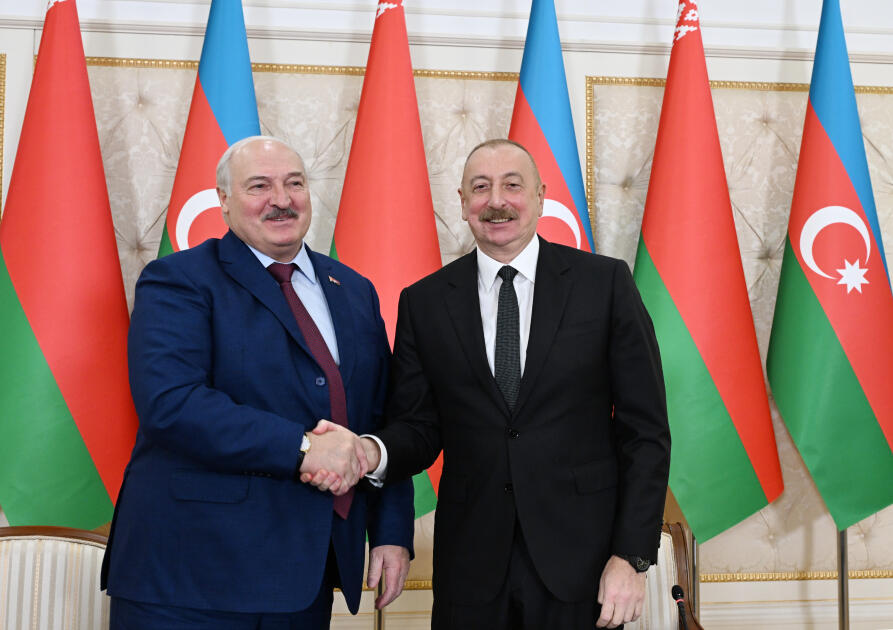 Президент Ильхам Алиев и Президент Александр Лукашенко выступили с заявлениями для прессы
