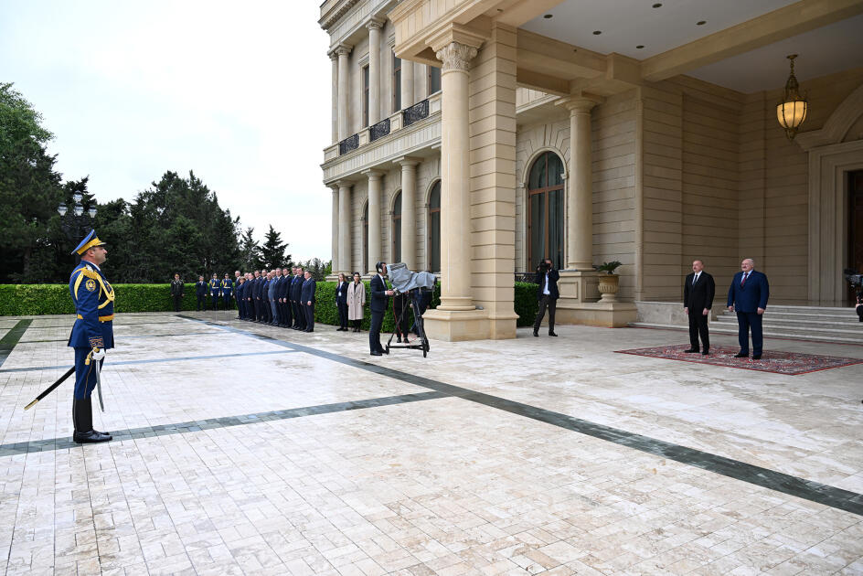 В Баку состоялась церемония официальной встречи Президента Беларуси Александра Лукашенко
