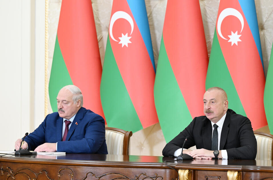 Президент Ильхам Алиев и Президент Александр Лукашенко выступили с заявлениями для прессы
