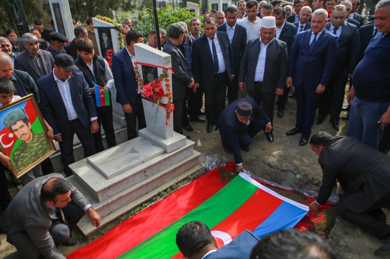 Dəfn olunmuşdu, 30 il sonra kimliyi bilindi...