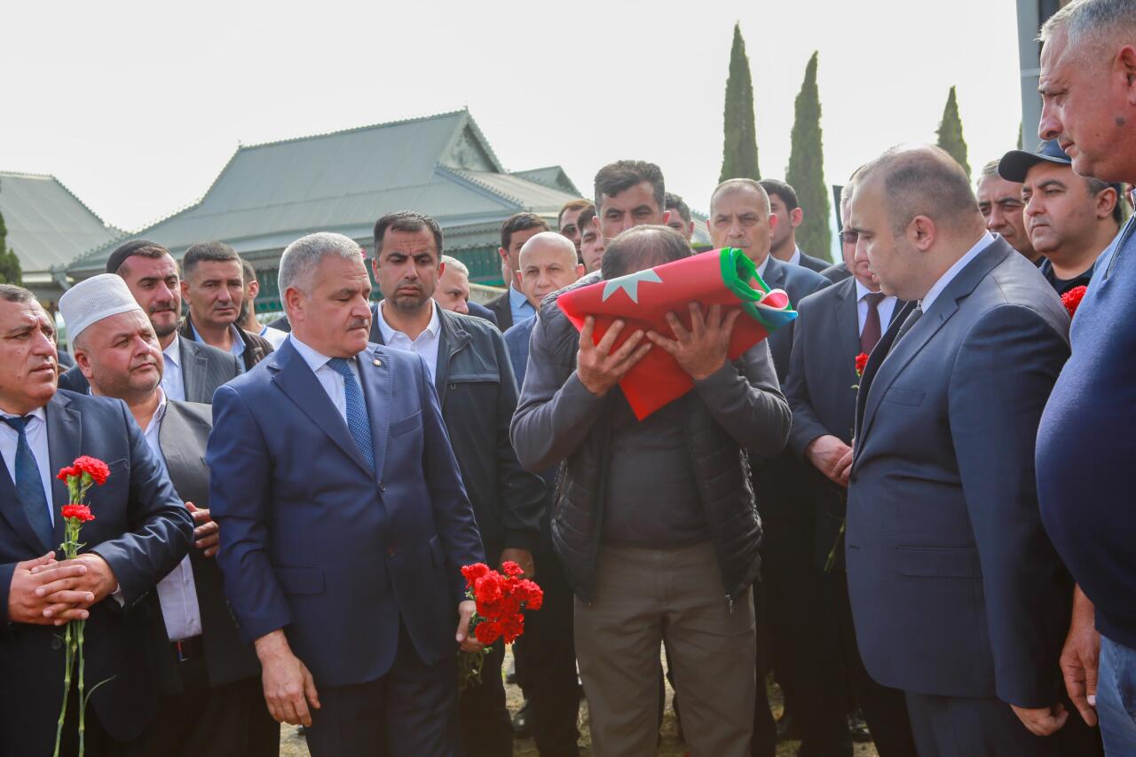 Dəfn olunmuşdu, 30 il sonra kimliyi bilindi...