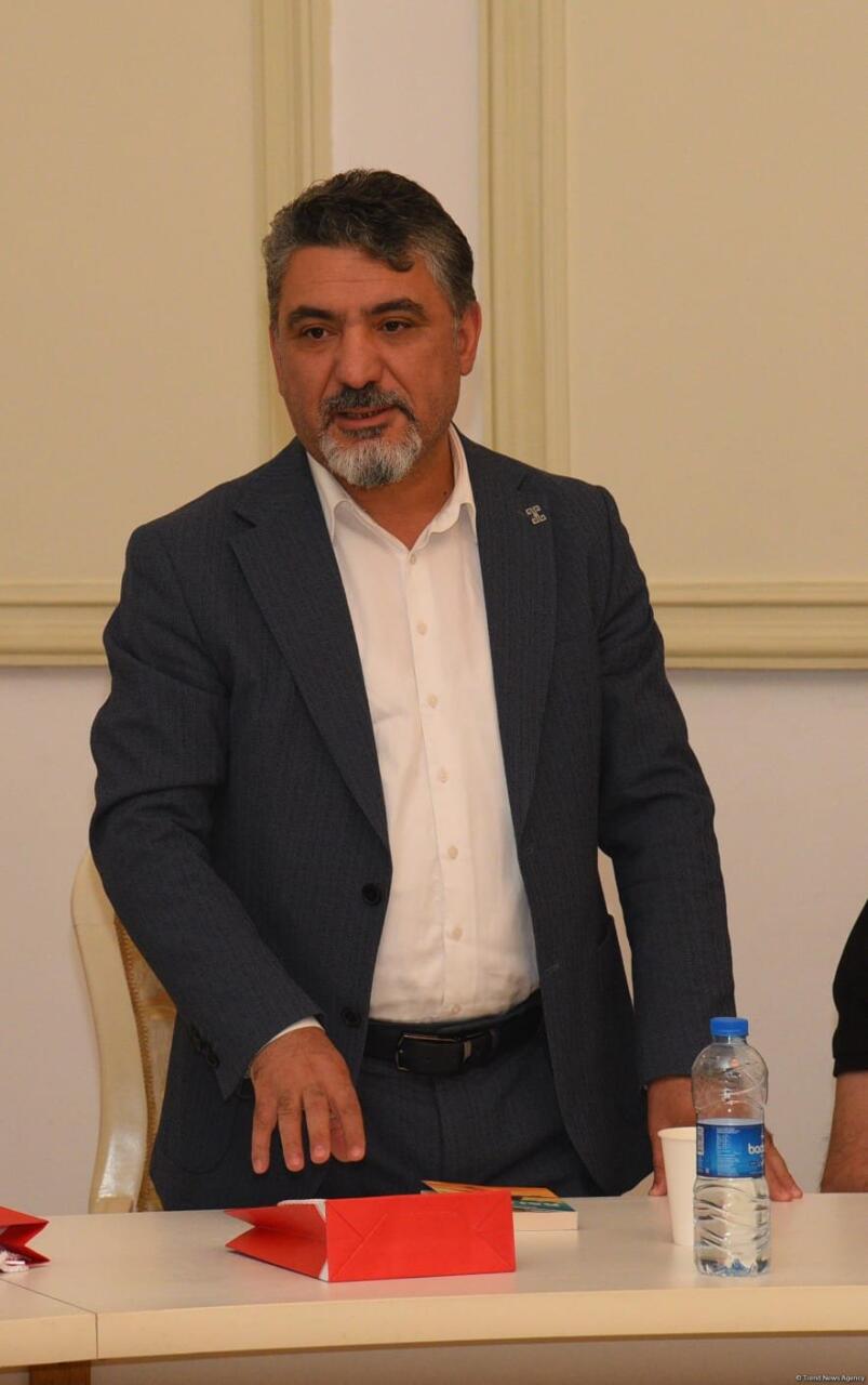 Состоялась презентация романа генсека ТЮРКСОЙ Султана Раева, изданного на азербайджанском языке