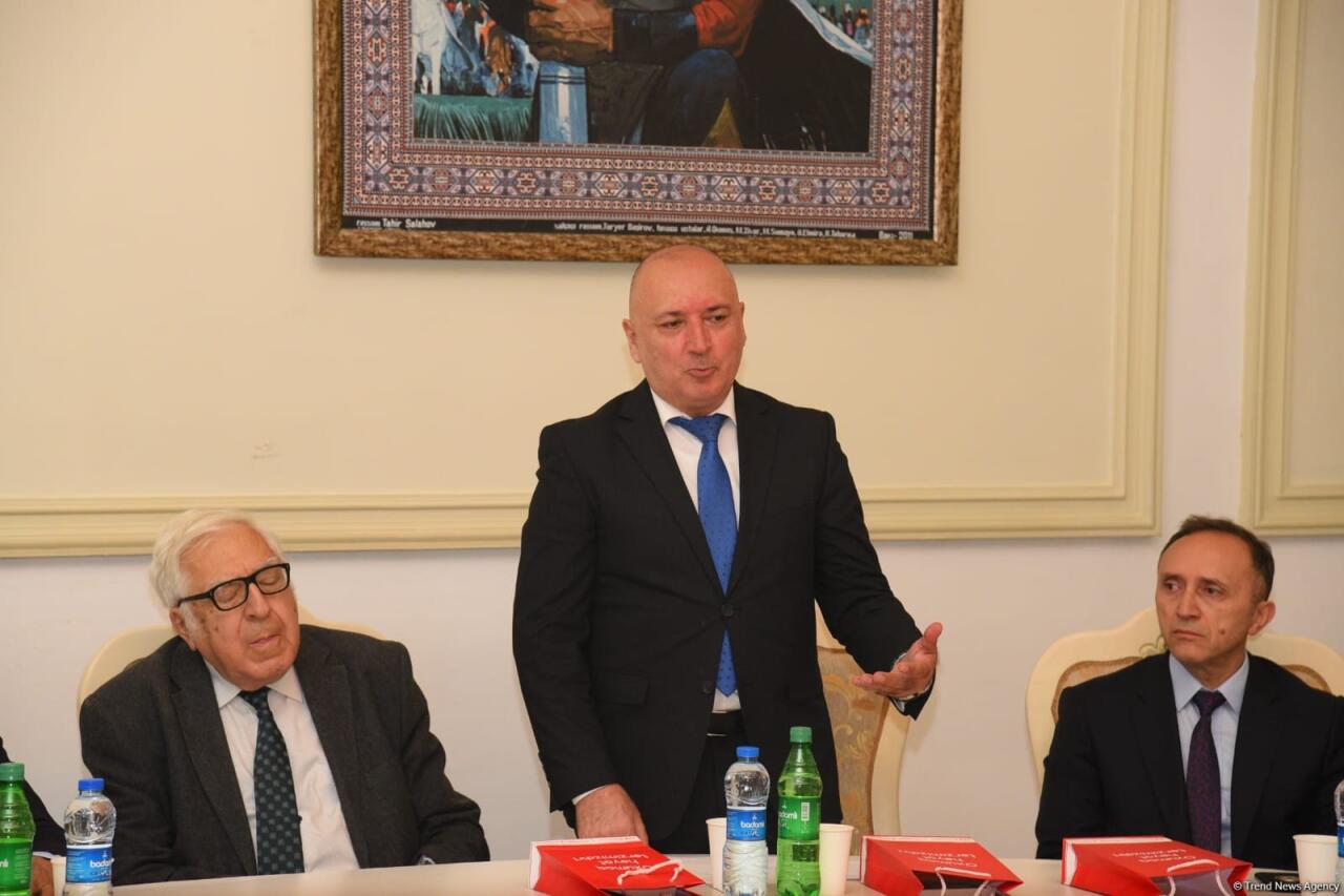 Состоялась презентация романа генсека ТЮРКСОЙ Султана Раева, изданного на азербайджанском языке