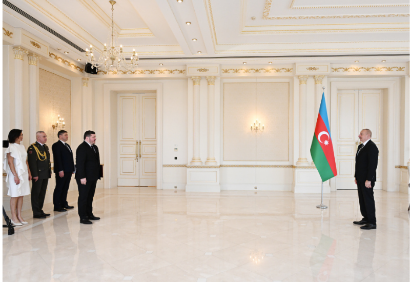 Президент Ильхам Алиев принял верительные грамоты новоназначенного посла Украины в нашей стране