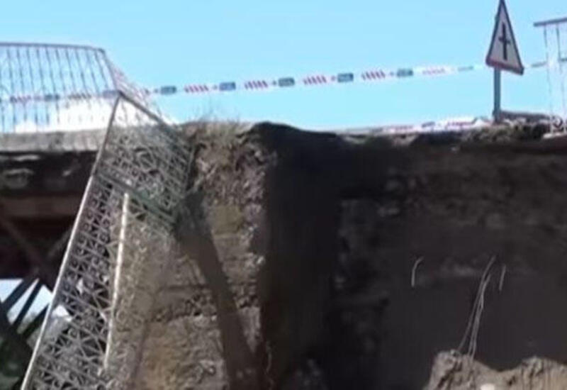 Qazaxda kəndlə rayonu birləşdirən körpü uçdu