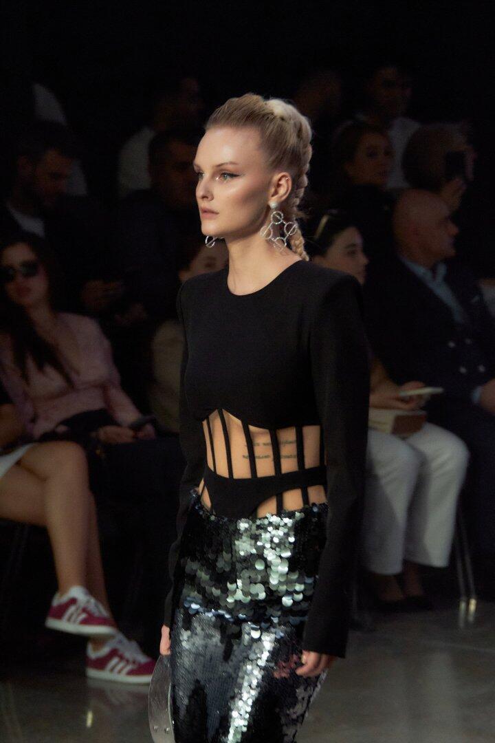 Baku Fashion Week 2024 – флористика, авангард, свет и тьма