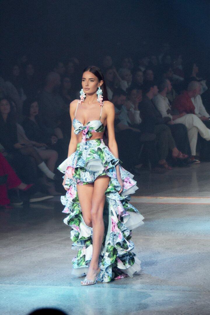 Baku Fashion Week 2024 – флористика, авангард, свет и тьма