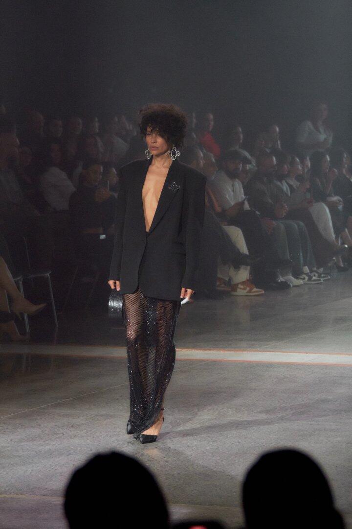 Baku Fashion Week 2024 – флористика, авангард, свет и тьма