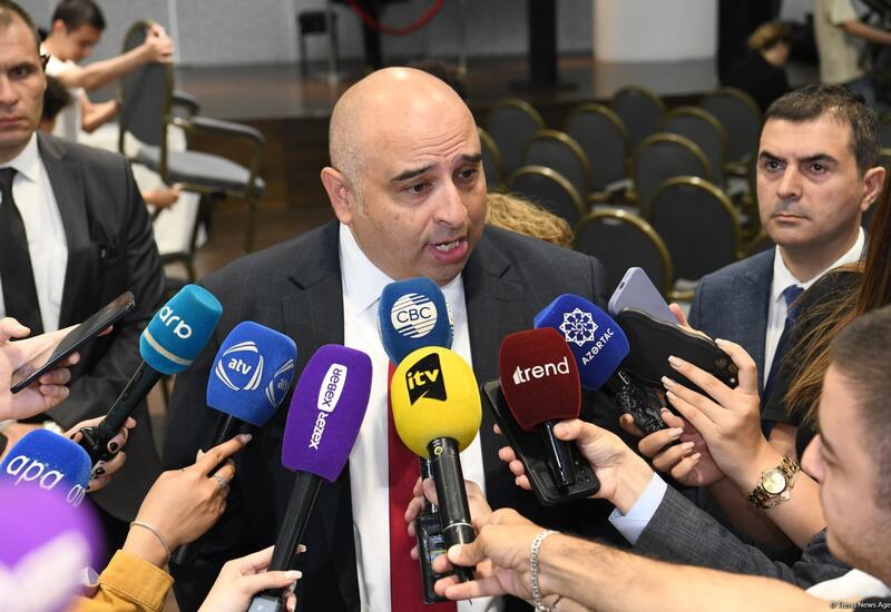 Azərbaycanda yardım agentliklərimiz vasitəsilə çoxlu layihələrimiz var