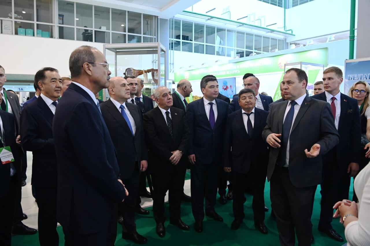 Əli Əsədov Minskdə "Belagro 2024" sərgisinə baş çəkib
