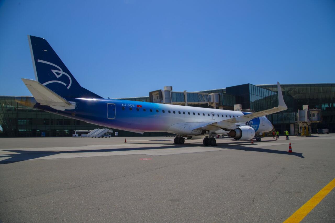 Бакинский аэропорт встретил первый рейс авиакомпании Air Montenegro