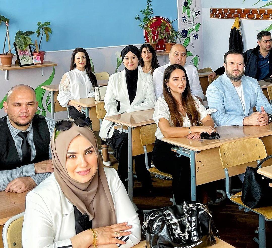 Elnur 25 il sonra sinif yoldaşları ilə