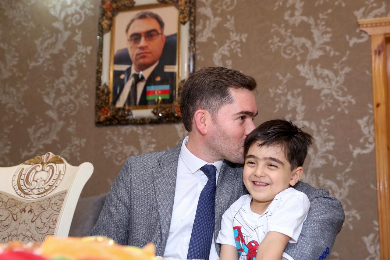 “PAŞA Holding”in “Vətən əmanətlərin keşiyindədir” layihəsi çərçivəsində şəhid ailələrinə bayram sovqatları çatdırılır