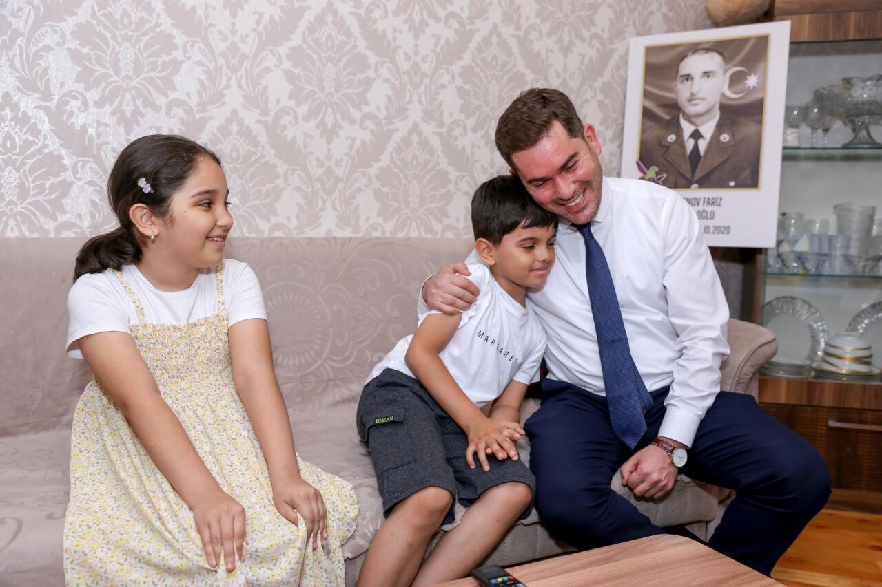 “PAŞA Holding”in “Vətən əmanətlərin keşiyindədir” layihəsi çərçivəsində şəhid ailələrinə bayram sovqatları çatdırılır