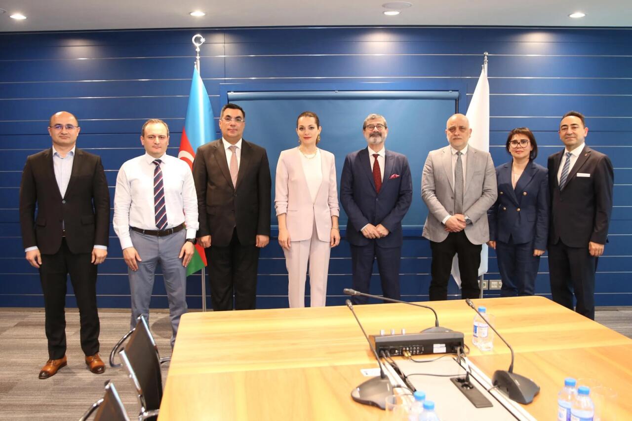 SOCAR-ın vitse-prezidenti Sabancı Universitetinin rektoru ilə görüşüb