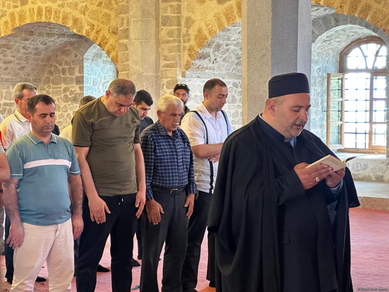 В Шуше совершен праздничный намаз