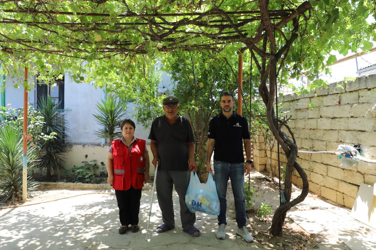 “Avrora Qrup” aztəminatlı ailələrə və uşaq evlərinə bayram sovqatı çatdırıb