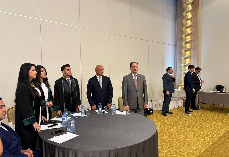 İki tanınmış hakim vəkil oldu