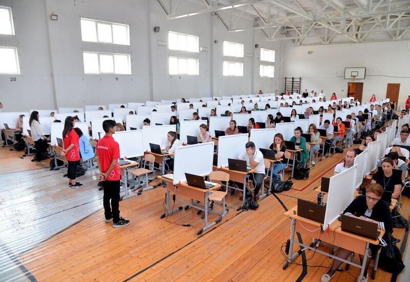 Müəllimlərin sertifikasiya imtahanlarında zəif nəticə göstərən bölgələr açıqlandı