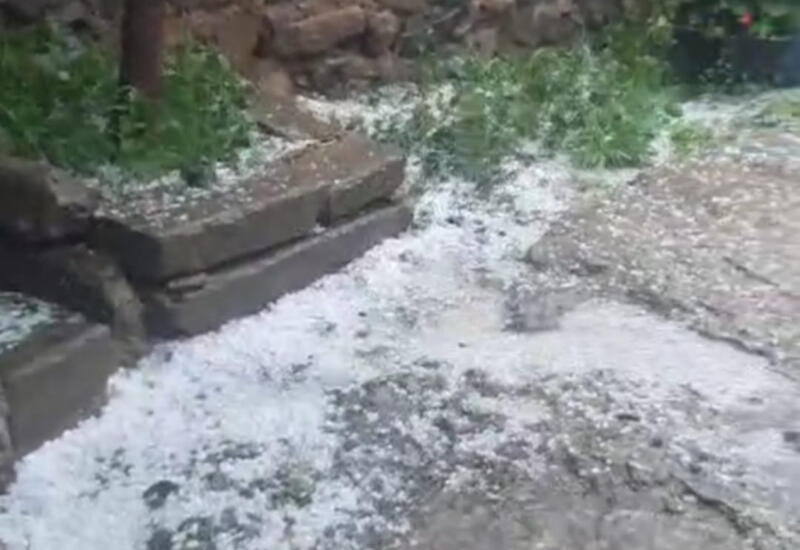 В Ордубаде выпал град