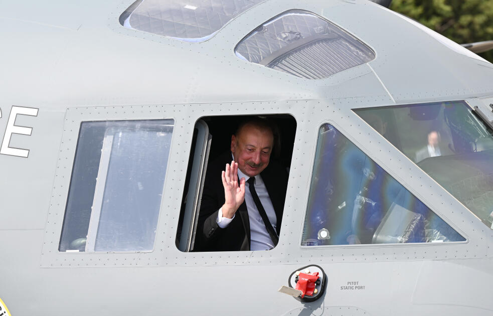 Президенту Ильхаму Алиеву представлен военно-транспортный самолет производства итальянской компании Leonardo