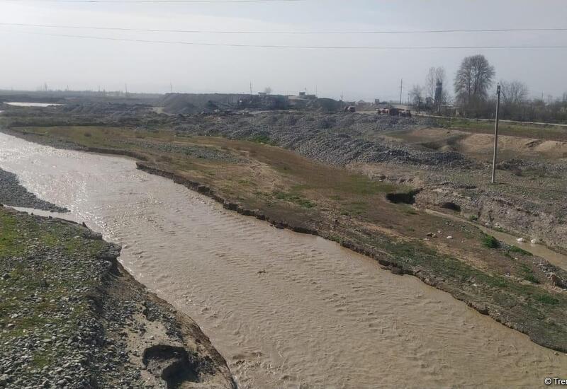 В нескольких районах Азербайджана наблюдаются сели