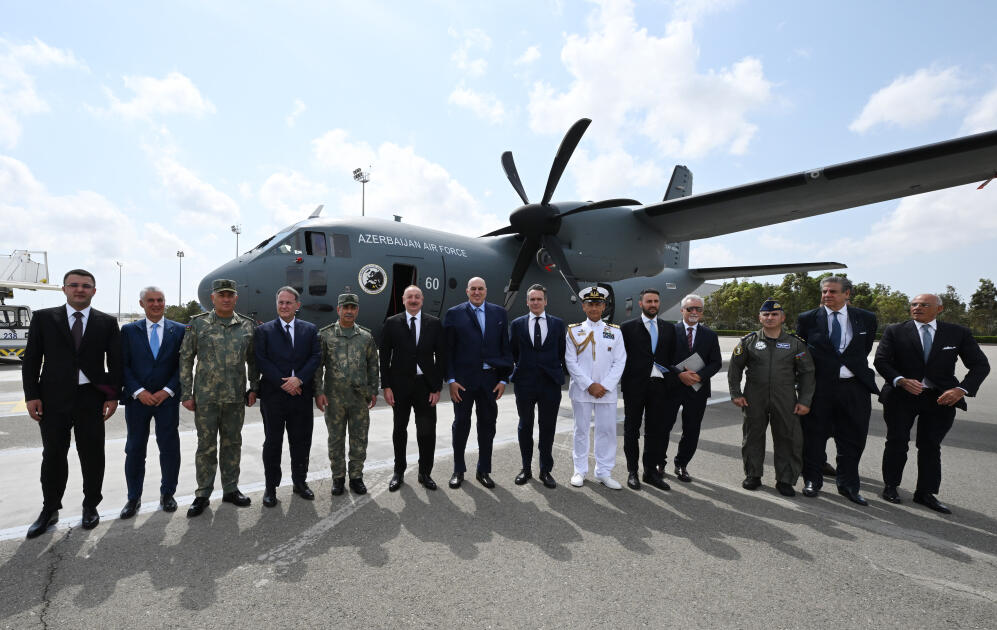 Президенту Ильхаму Алиеву представлен военно-транспортный самолет производства итальянской компании Leonardo