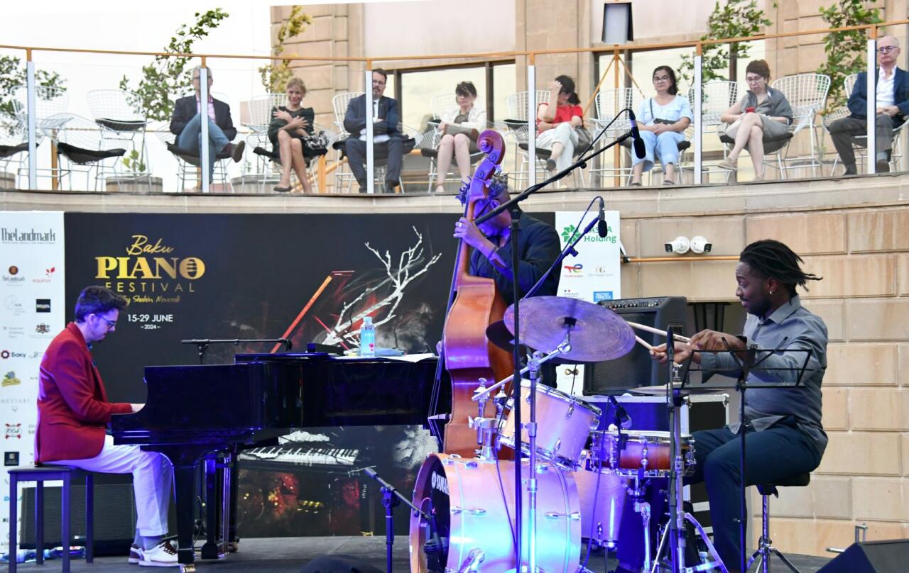 На Baku Piano Festival прошел концерт французской группы Адриaна Брондейса