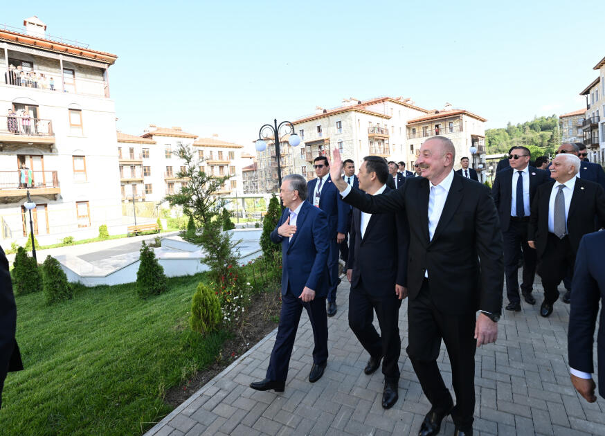 Azərbaycan, Özbəkistan və Qırğızıstan Prezidentləri Şuşada birinci yaşayış kompleksində və Aşağı Gövhər Ağa məscidində olub, şəhəri gəziblər