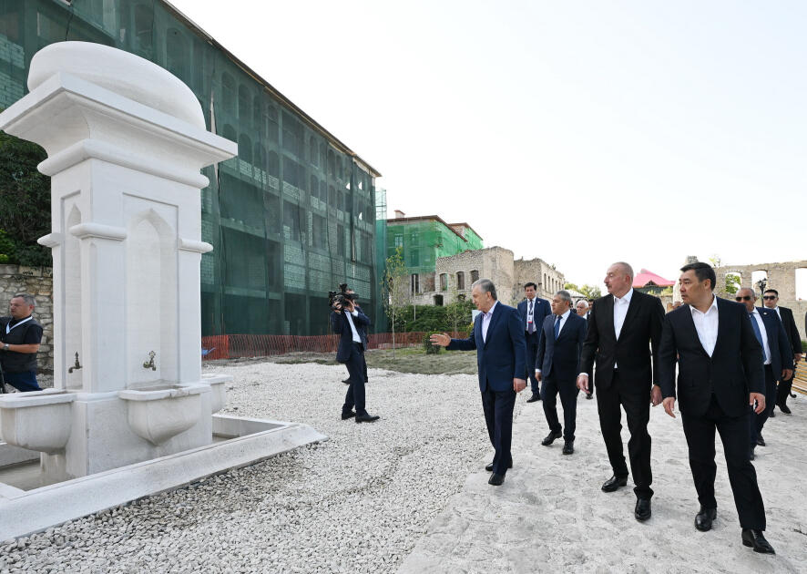 Azərbaycan, Özbəkistan və Qırğızıstan Prezidentləri Şuşada birinci yaşayış kompleksində və Aşağı Gövhər Ağa məscidində olub, şəhəri gəziblər