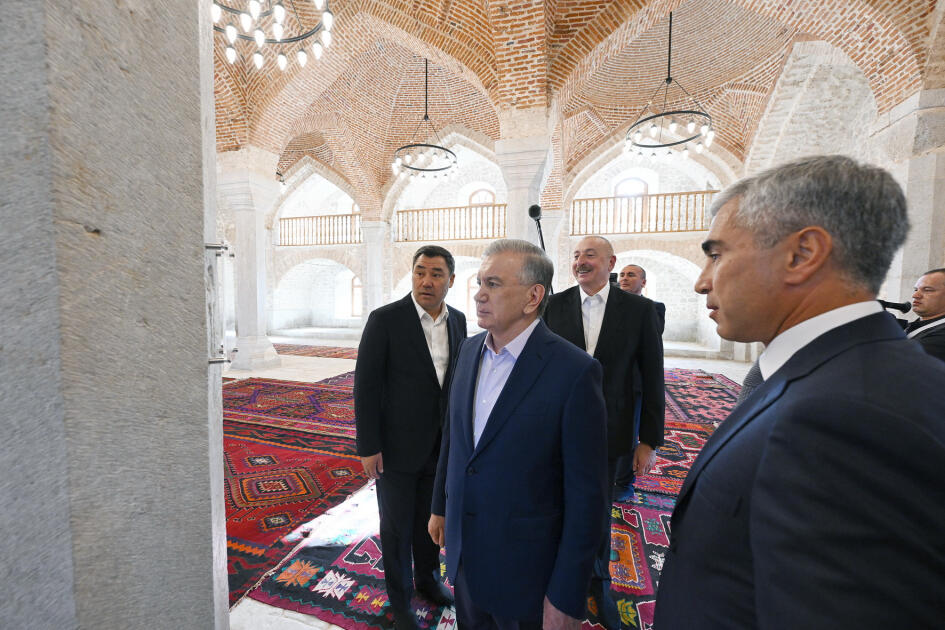Azərbaycan, Özbəkistan və Qırğızıstan Prezidentləri Şuşada birinci yaşayış kompleksində və Aşağı Gövhər Ağa məscidində olub, şəhəri gəziblər