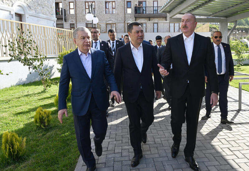 Azərbaycan, Özbəkistan və Qırğızıstan Prezidentləri Şuşada birinci yaşayış kompleksində və Aşağı Gövhər Ağa məscidində olub, şəhəri gəziblər