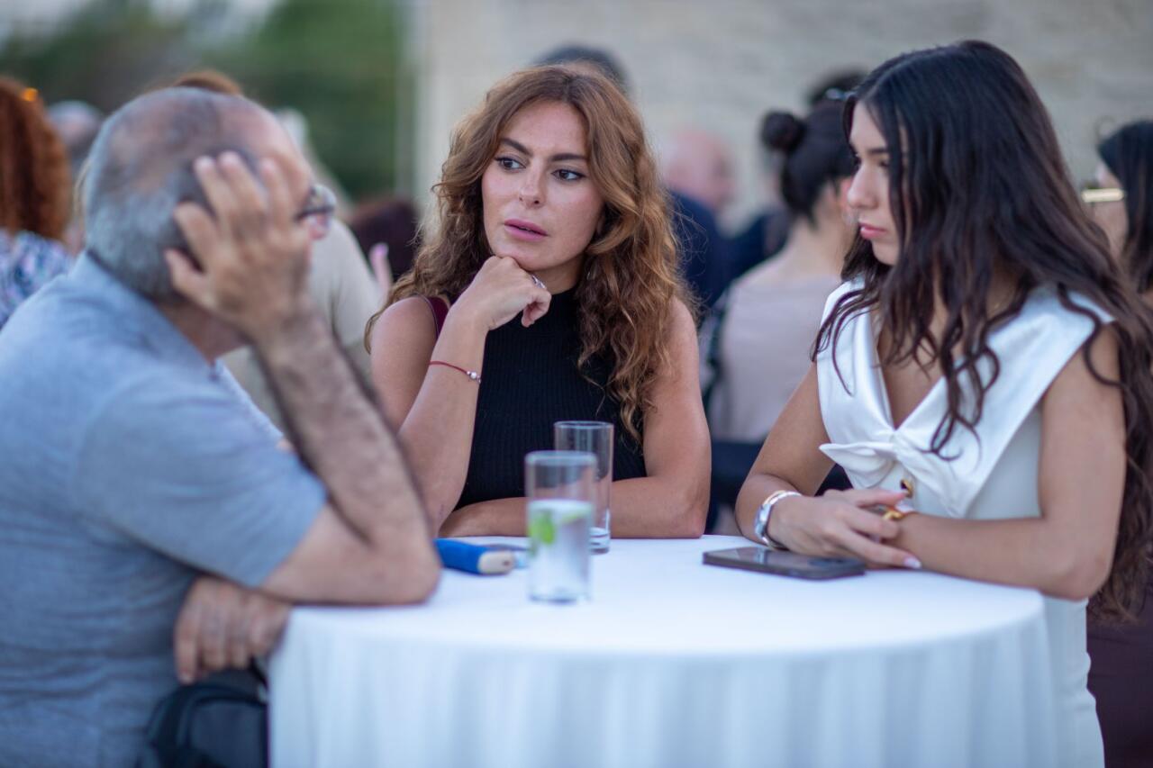 Аида Махмудова приняла участие в открытии возобновившей свою деятельность галереи YAY