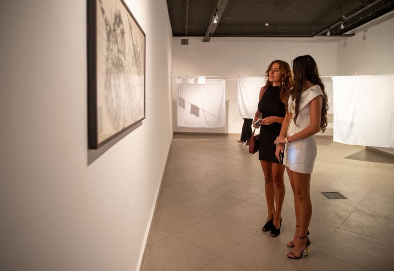 Аида Махмудова приняла участие в открытии возобновившей свою деятельность галереи YAY