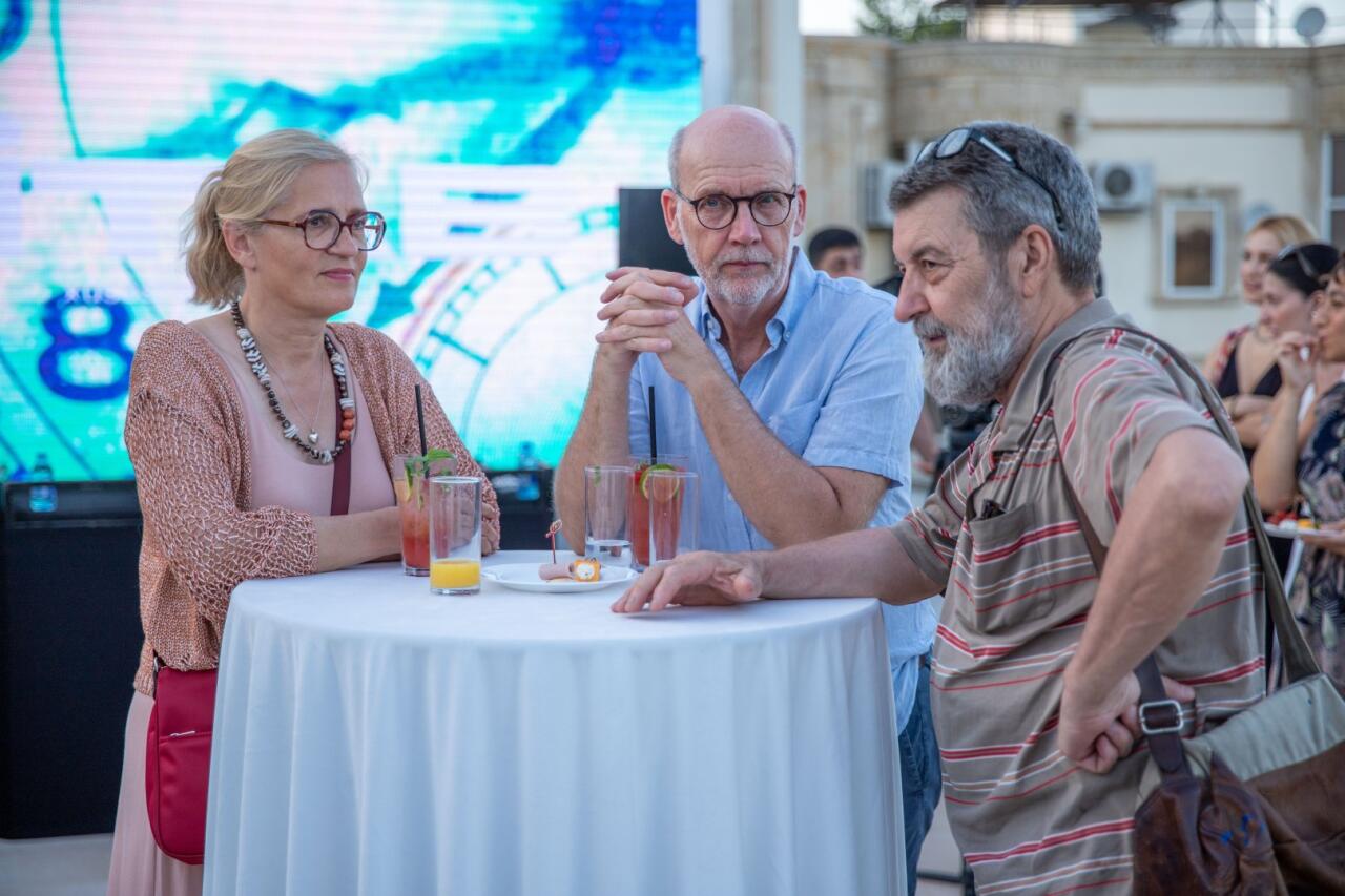 Аида Махмудова приняла участие в открытии возобновившей свою деятельность галереи YAY