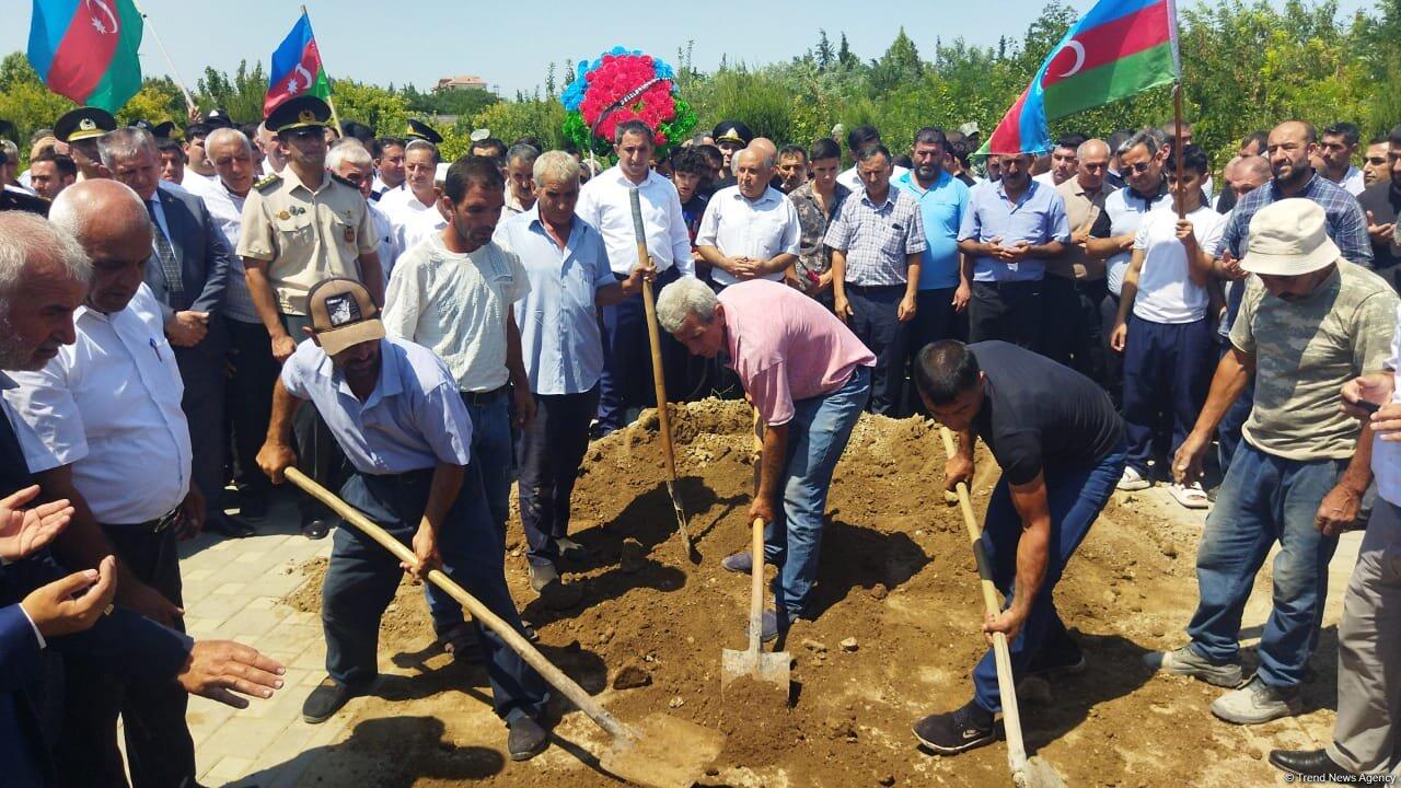 32 il əvvəl itkin düşən şəxsin nəşinin qalıqları Ağdamda dəfn edildi
