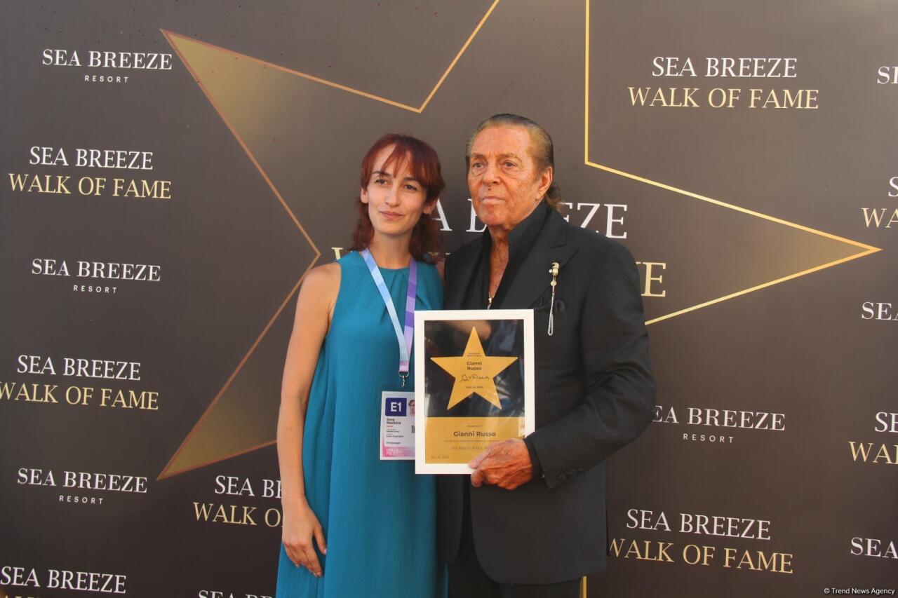 Джанни Руссо заложил звезду в Sea Breeze Walk of Fame в Баку