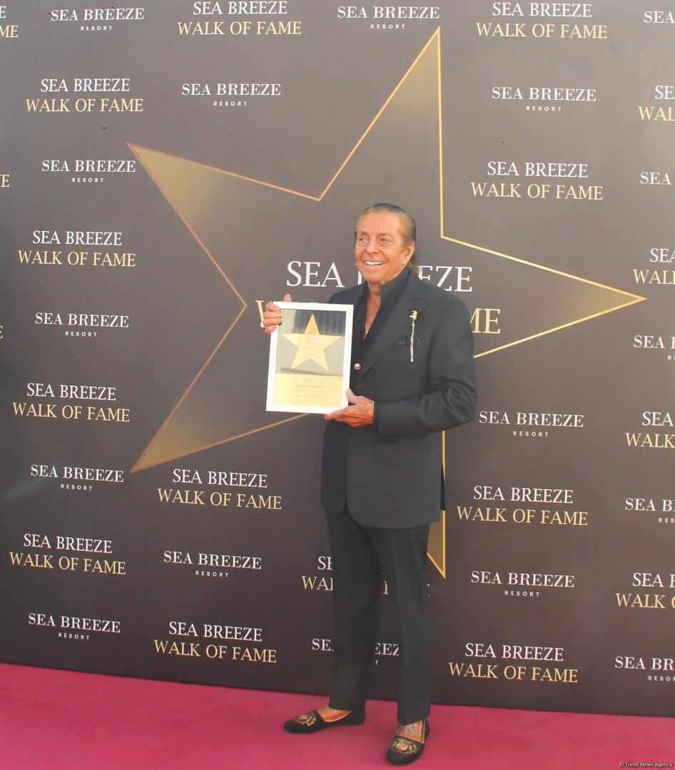 Джанни Руссо заложил звезду в Sea Breeze Walk of Fame в Баку